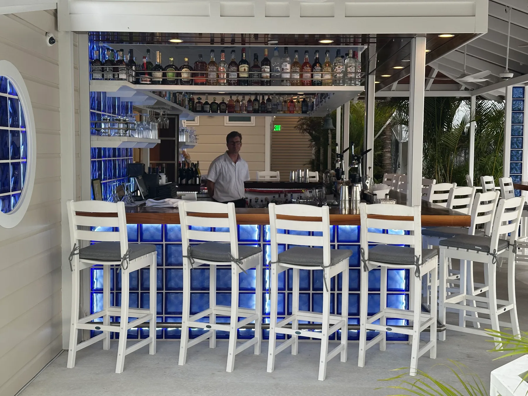Guide to the Best Bars & Nightclubs