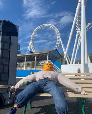 Things to do in Fall - scarecrow