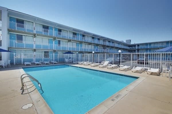 Thunderbird Beach Motel