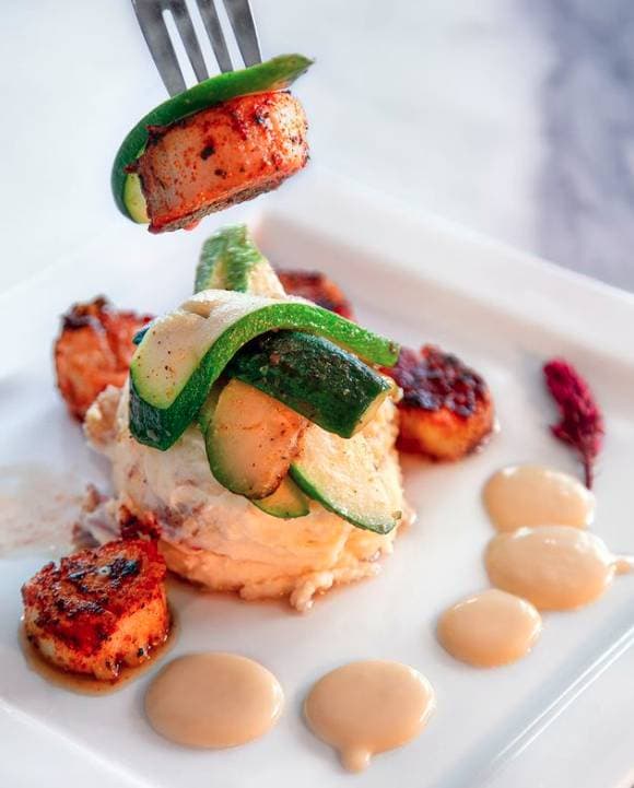 scallop entree at the Marlin Moon Restaurant - all entrees 20 percent off with early bird special