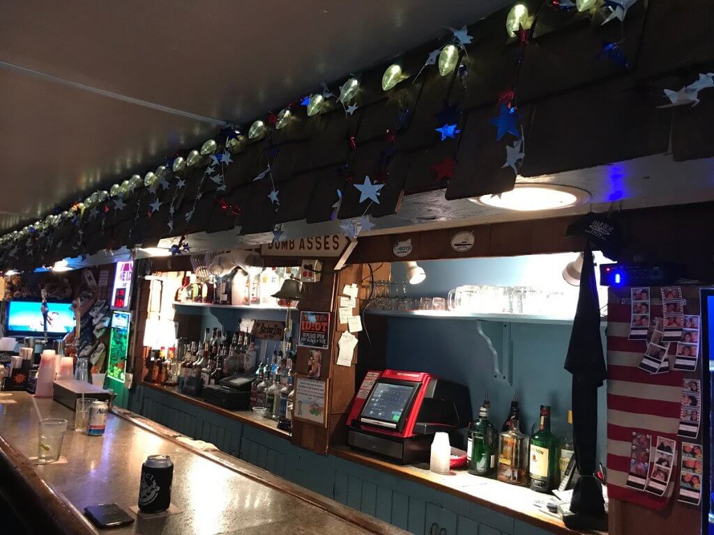 Decorated bar