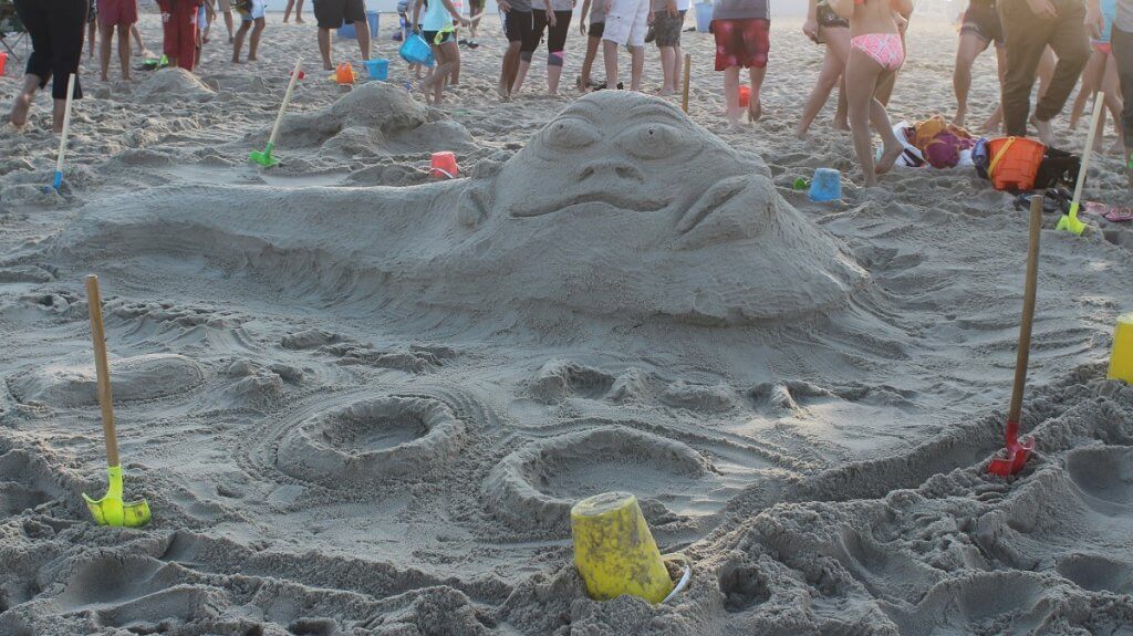 Crabba the Hut sculpture
