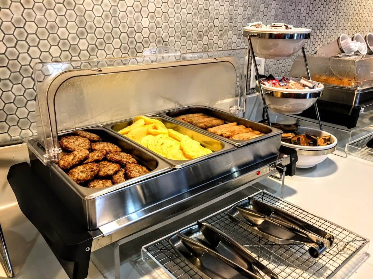 Gateway Hotel breakfast