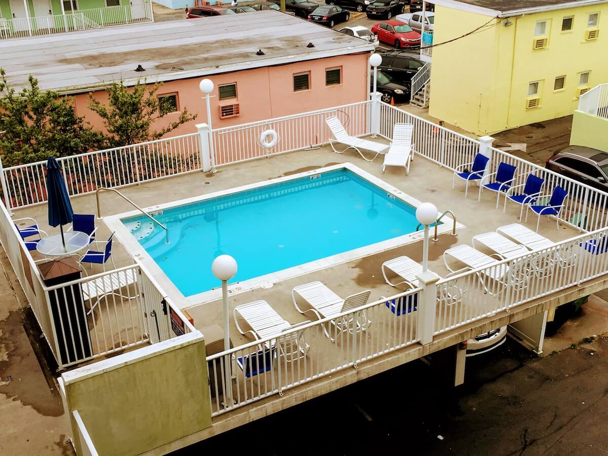 Gateway Hotel pool