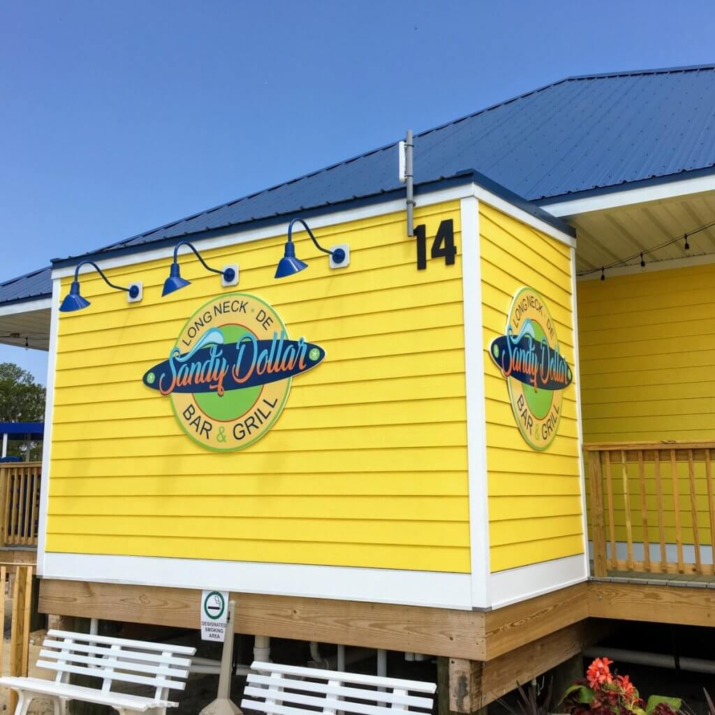 sand dollar bar and grill exterior
