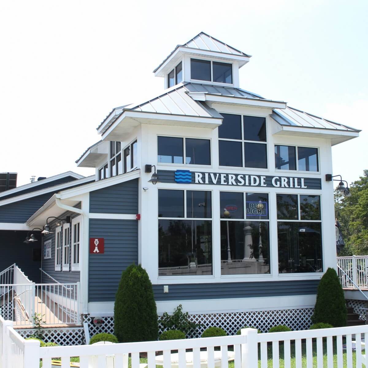 Riverside Grill