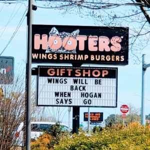 Hooters In West OC Communicates With Customers