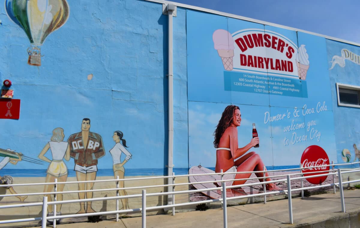 dumsers mural