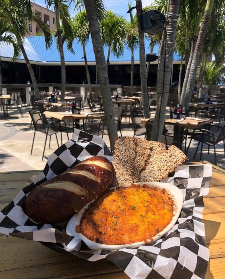 Blu Crabhouse & Raw Bar - OceanCity.com