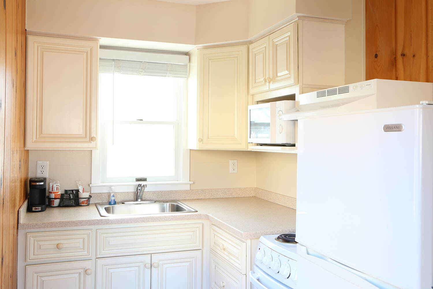 03 surf villas kitchen