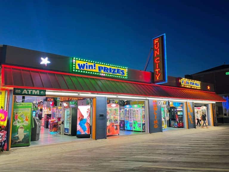 Fun City Night Time 768x576