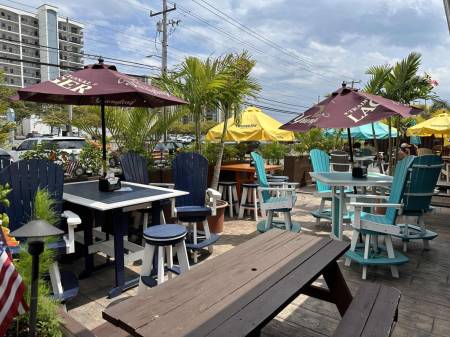 beach barrels outside seating 450x337