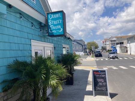 crawl street tavern