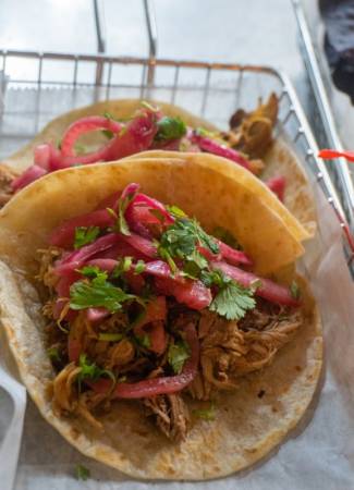 403726505 230212813425783 986854918502871712 n 325x450