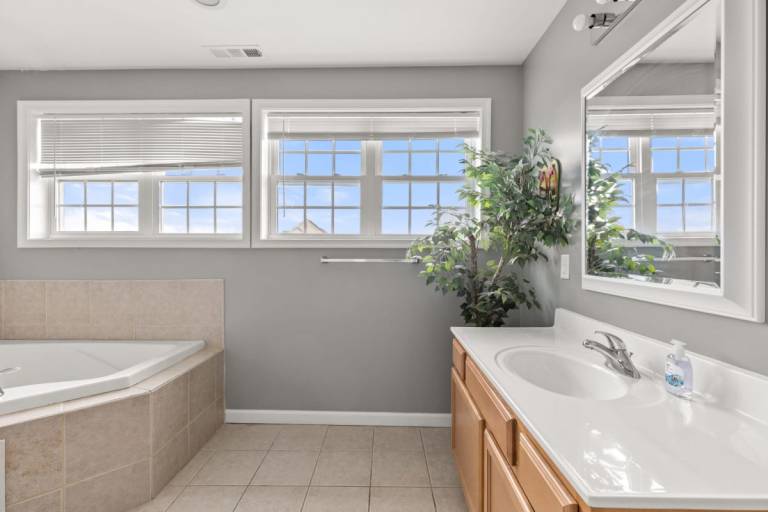 wuhqtcfergojhipxbmms 768x512