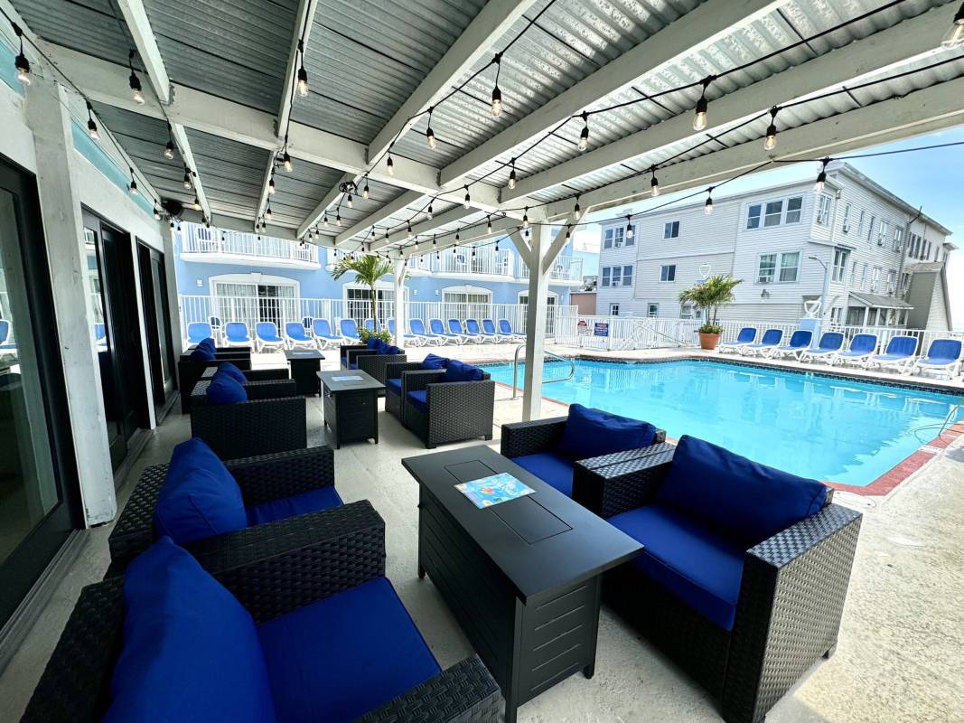 The Hook Up at the Tidelands Caribbean