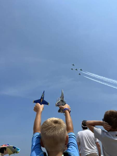 ocean city air show - child with planes