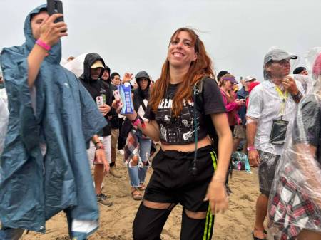 Dancer on the beach at Oceans Calling 2024