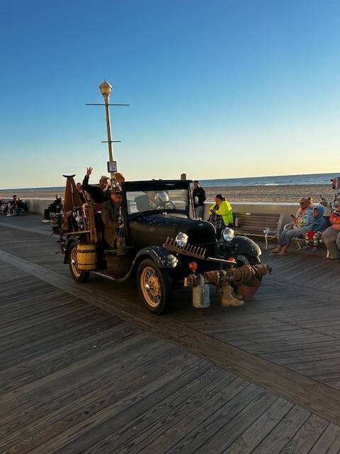 Endless Summer Cruisin. Clampett's vehicle