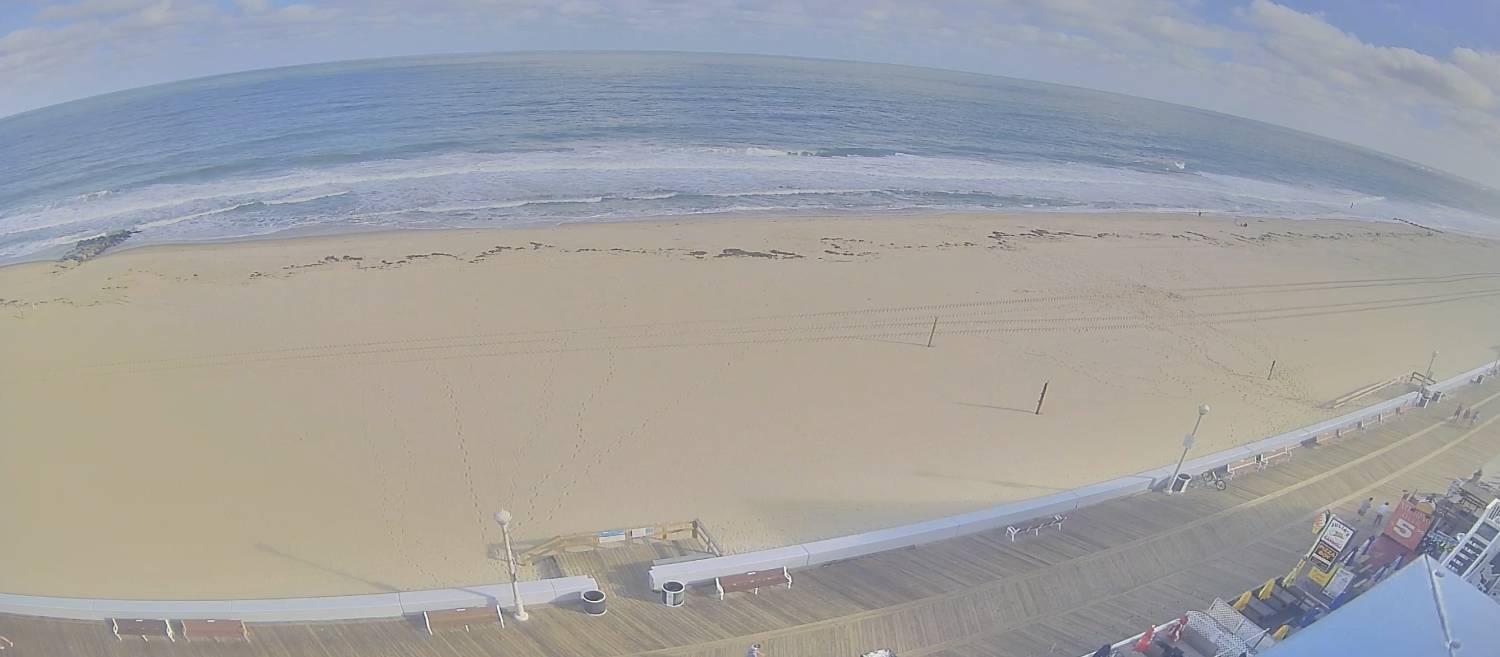 Beach Cam at the Howard Johnson Plaza
