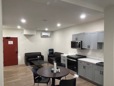 Phillips House kitchen and dining area