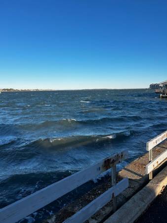rough bayside waves
