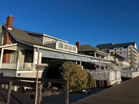 Boardwalk cottage look