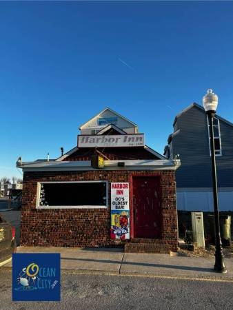 Harbor Inn turns 90