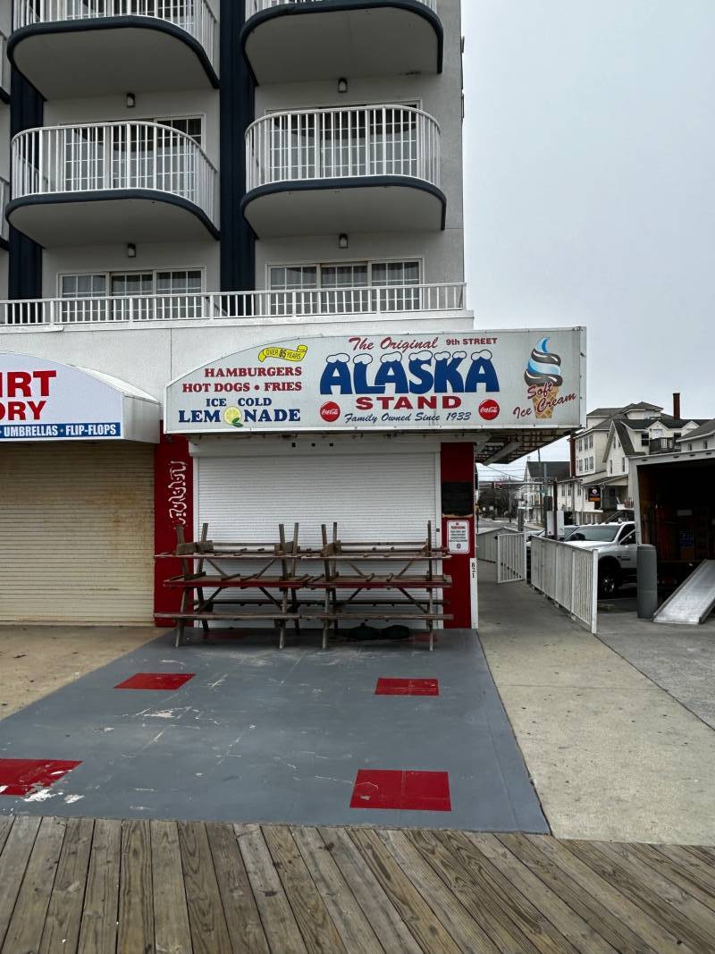 Alaska Stand closing