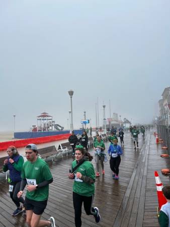 5K runners on boardwalk