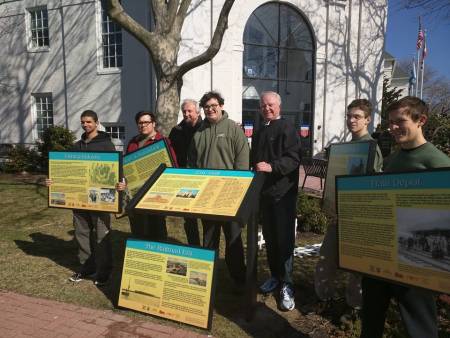 Will Rothermel (center), fellow Boy Scouts from Troop 261,&nbsp; former Mayor Jim Mathias and Mayor Rick Meehan at City Hall in 2016