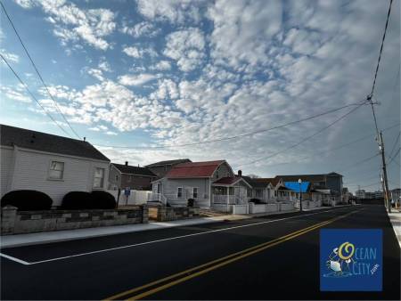 cottages along St. Louis Avenue