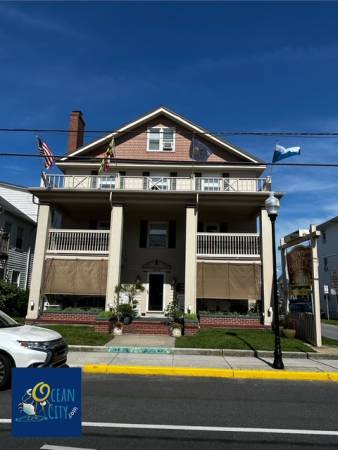 King Charles Hotel