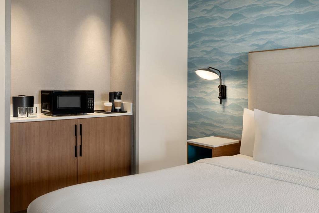 OFOG 1 King First Floor Ocean Side Accessible 1614392 1024x683