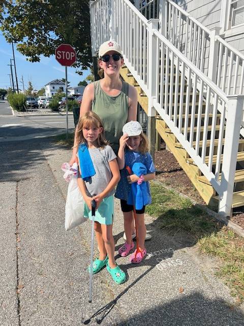 Angela Pfeiffer and her daughters