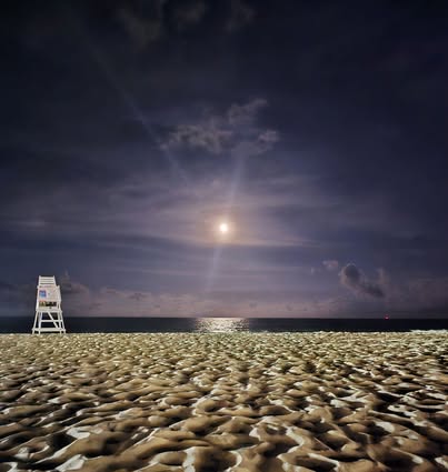 photo friday Ashley Pickett Full moon friday🌕
