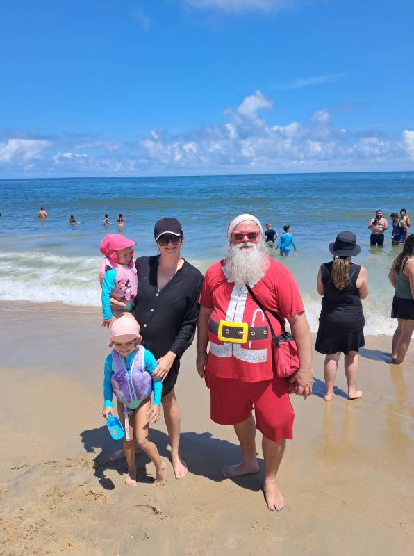 photo friday santa on beach