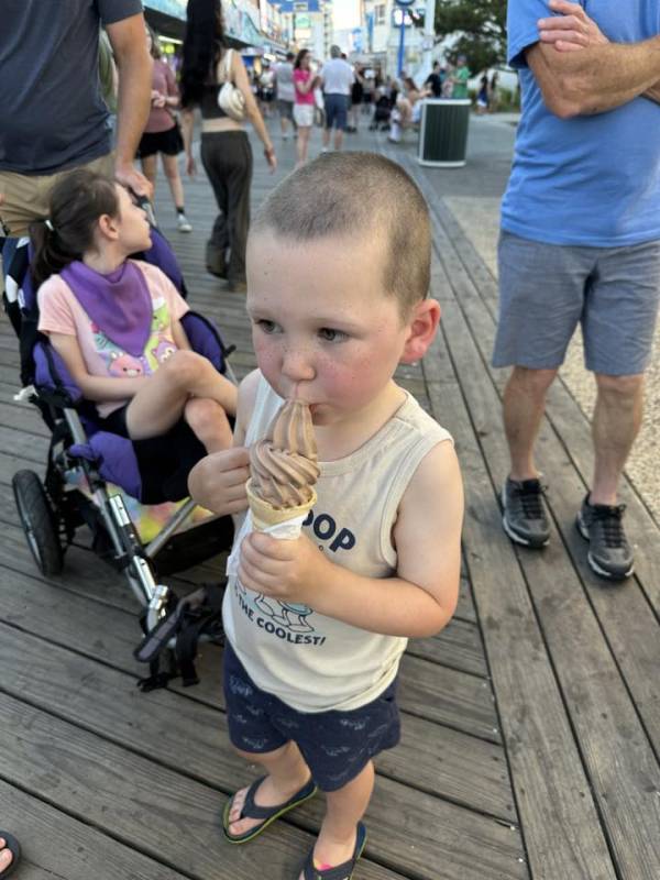 photo friday boy eating ice cream on BW