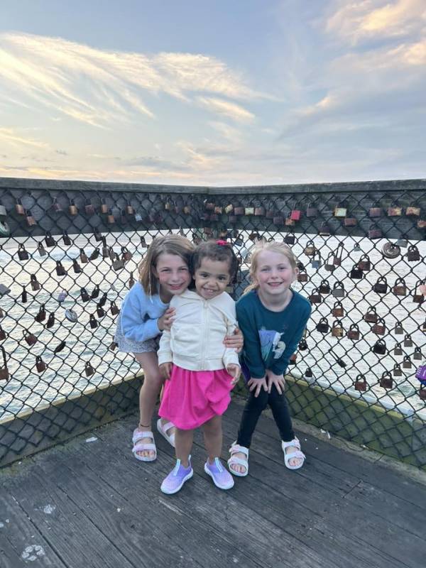 photo friday - Kathy Ring Cousins on the OC Pier!
