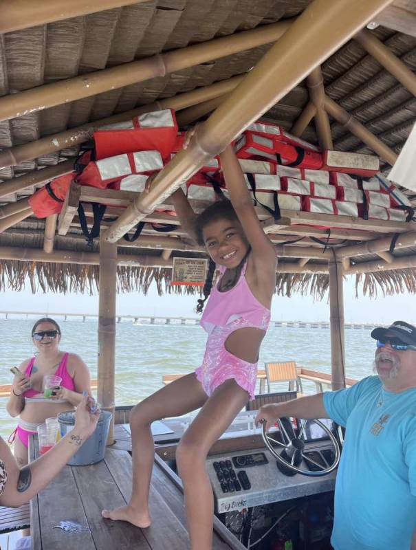 Photo friday tiki boat