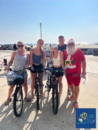 OCMD Santa and visitors to Ocean City