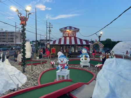 Nicks Mini Golf  450x338