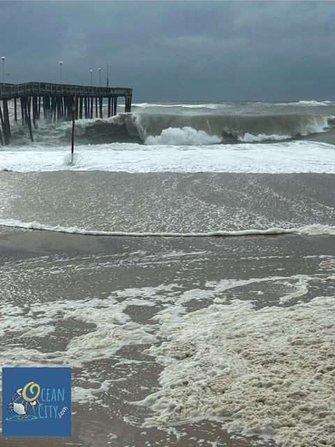 Strong storm surge by OC fishing pier