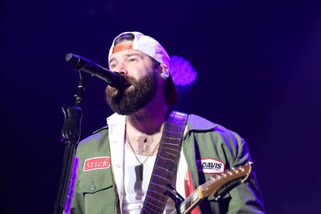 Jordan Davis took the Scoot Stage by storm signing his top hits.