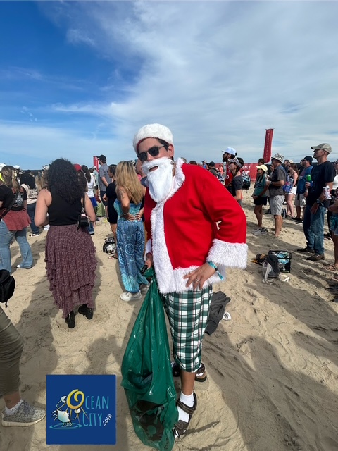 Recycling with santa volunteer