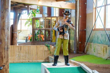 old pro 136th st indoor 040425 28 450x300