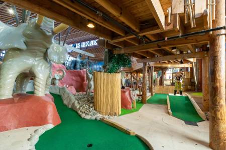 old pro 136th st indoor 040425 36 450x300