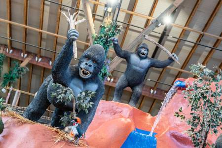 old pro 136th st indoor 040425 41 450x300