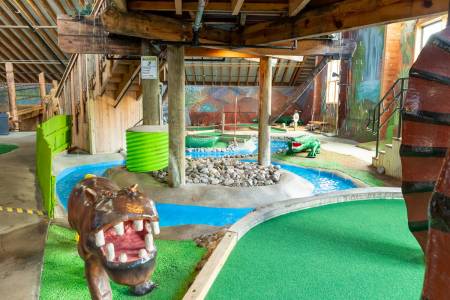 old pro 136th st indoor 040425 43 450x300