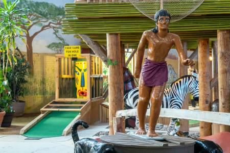 old pro 136th st indoor 040425 44 450x300